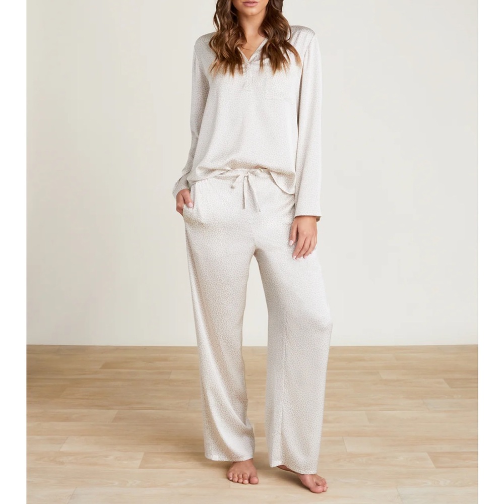 Satin PJ set in silver cheetah print